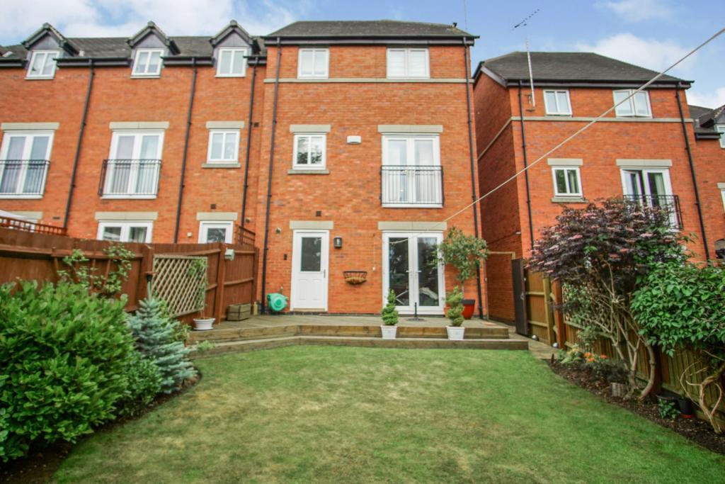 4 bedroom town house for sale in Oliver Close, Syston, Leicester, LE7