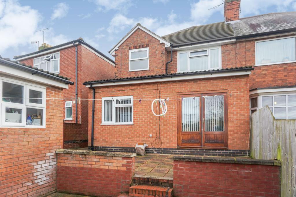 3 bedroom semidetached house for sale in Homeway Road, Leicester, LE5
