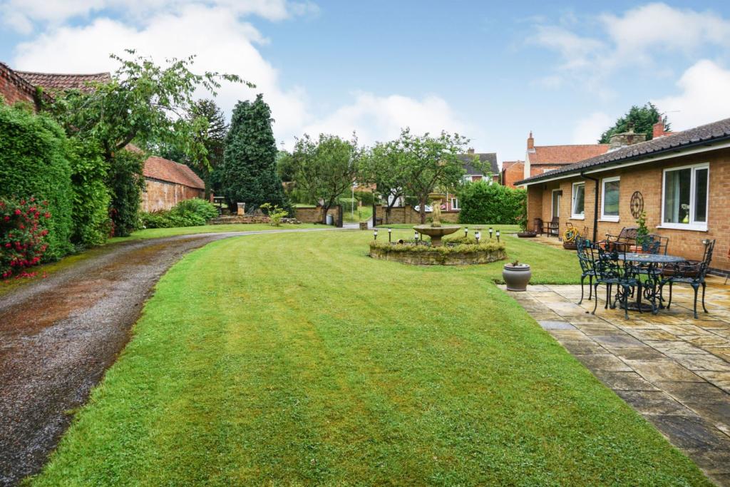 4 bedroom detached bungalow for sale in Main Street, Coddington, Newark