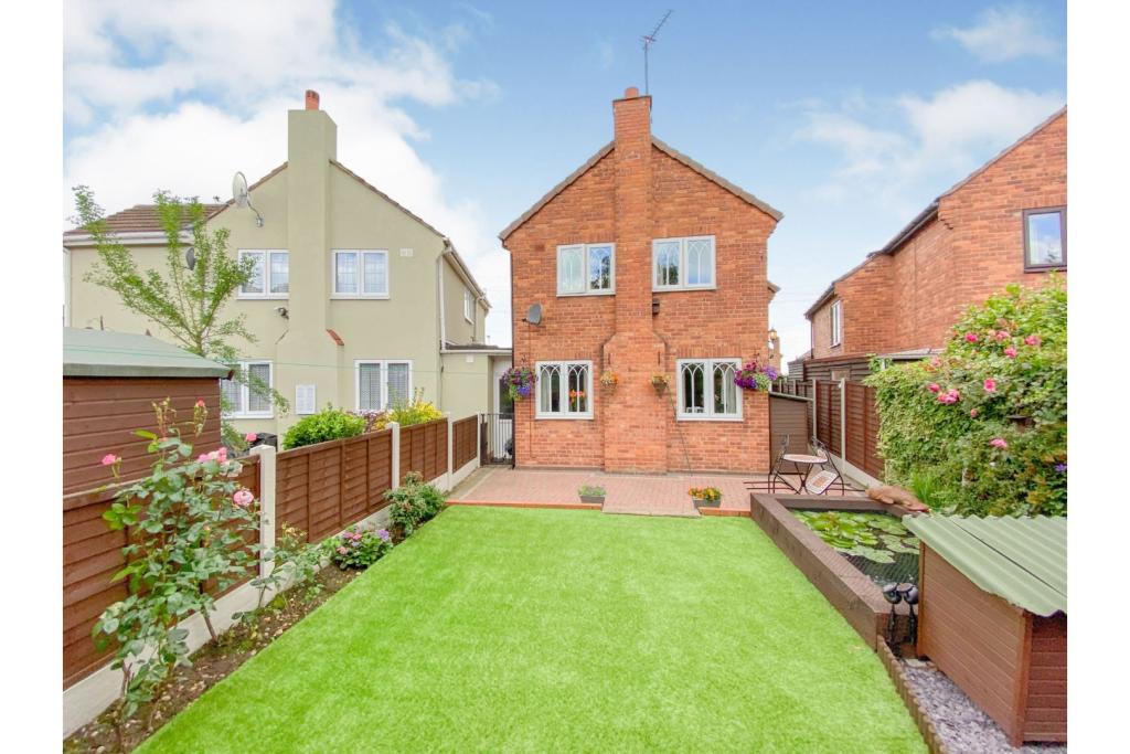 3 bedroom detached house for sale in Red House Park Road, Birmingham, B43