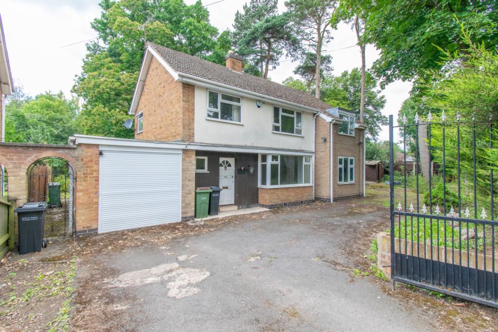 4 bedroom detached house for sale in Saffron Road, Wigston, LE18