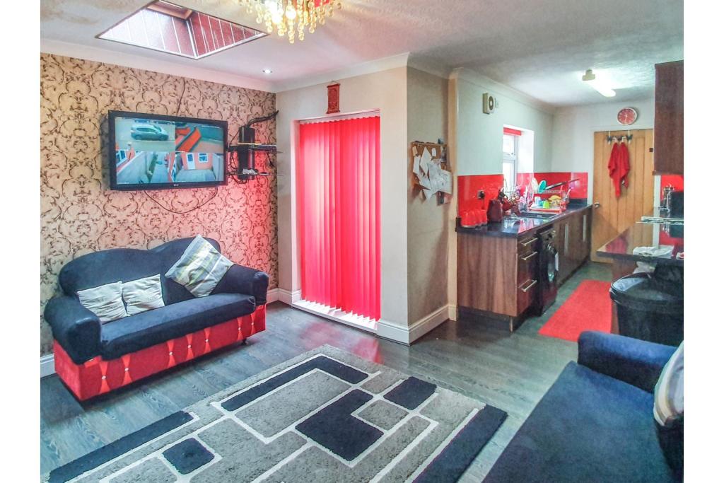 Additional property image - Sladefield Road, Birmingham, B8