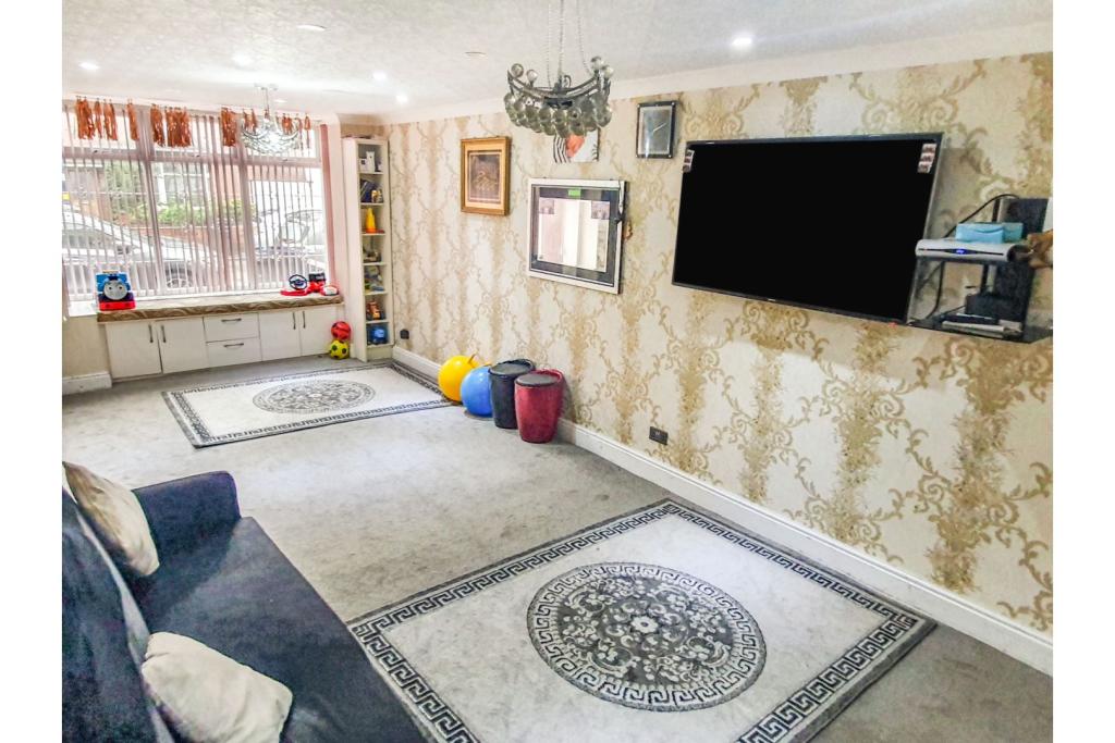 Additional property image - Sladefield Road, Birmingham, B8
