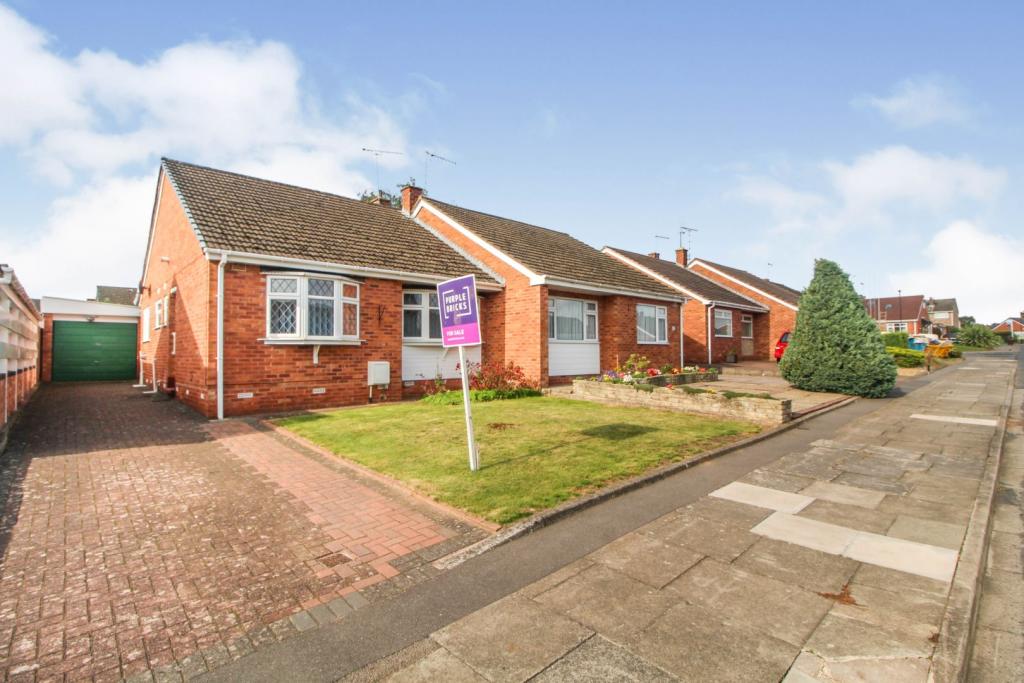 2 bedroom semidetached bungalow for sale in Mantilla Drive, Coventry, CV3