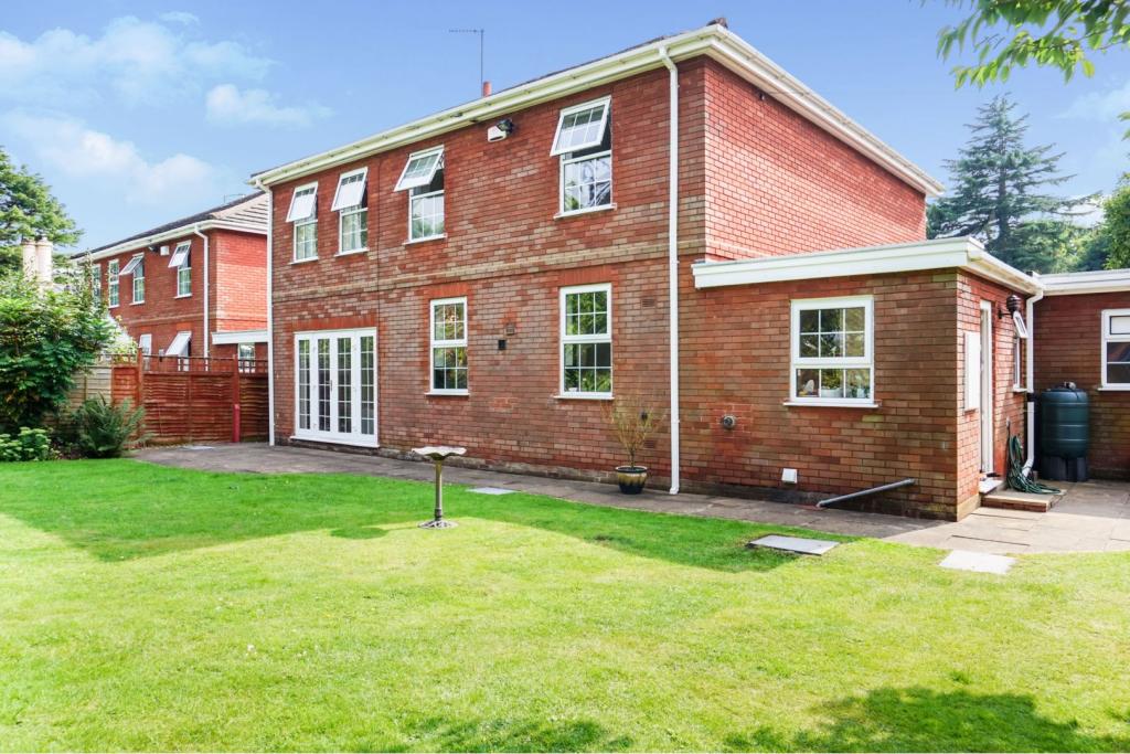 4 bedroom detached house for sale in Clifton Road, Tettenhall