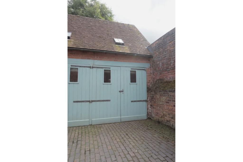 2 bedroom barn conversion for sale in Habberley, Shrewsbury, SY5