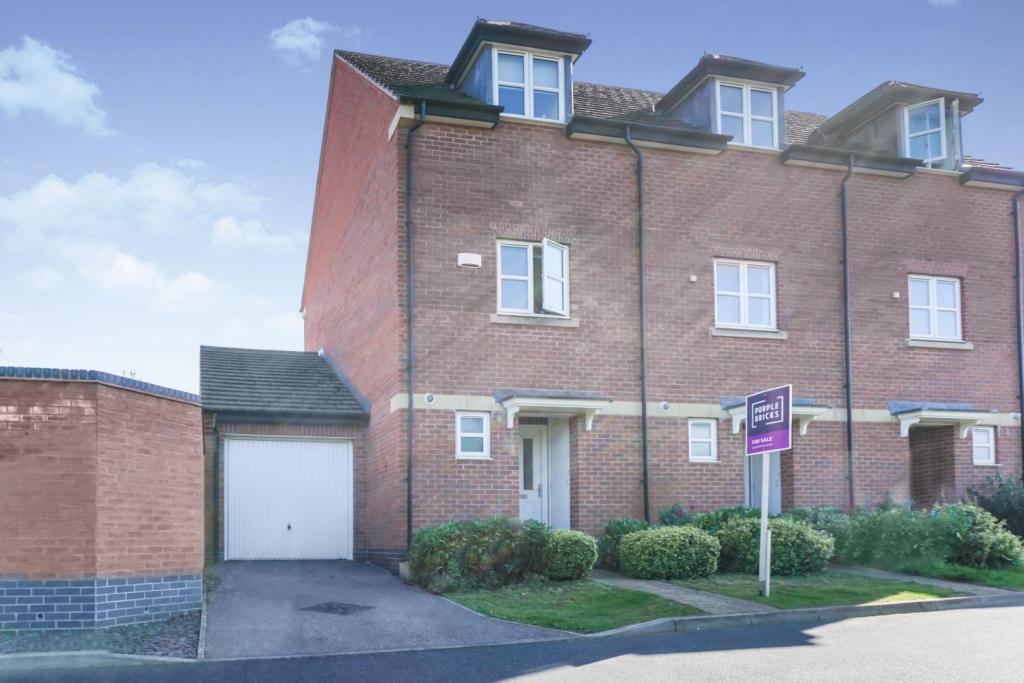 3 bedroom town house for sale in Charnwood Forester End, Loughborough, LE11