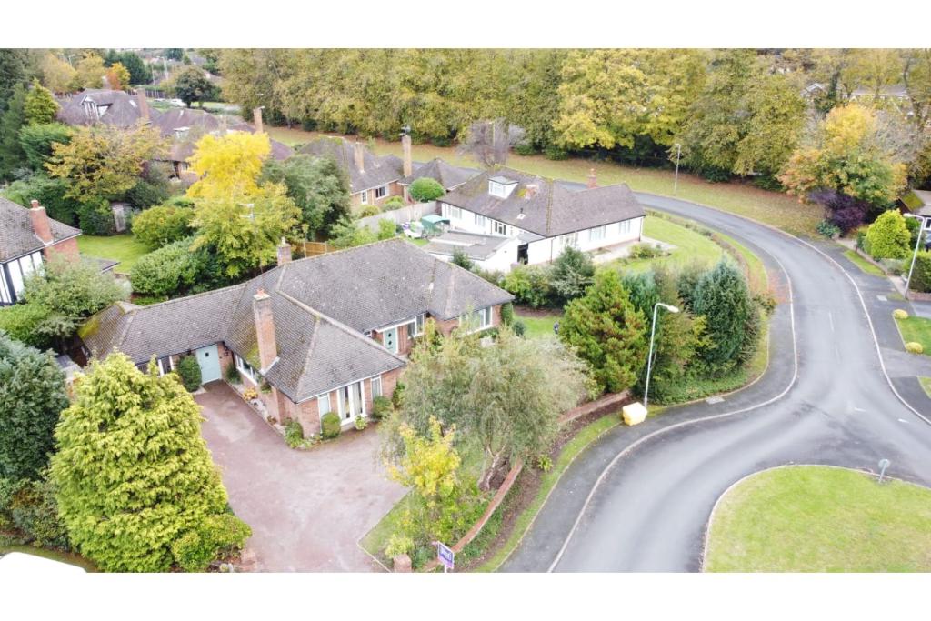 4 Bedroom Detached Bungalow For Sale In Wightwick Hall Road