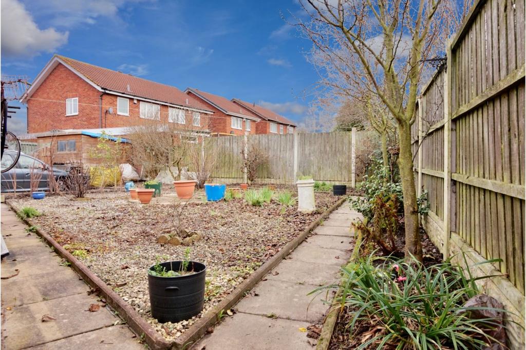 3 bedroom detached bungalow for sale in Cherwell, Tamworth, B77