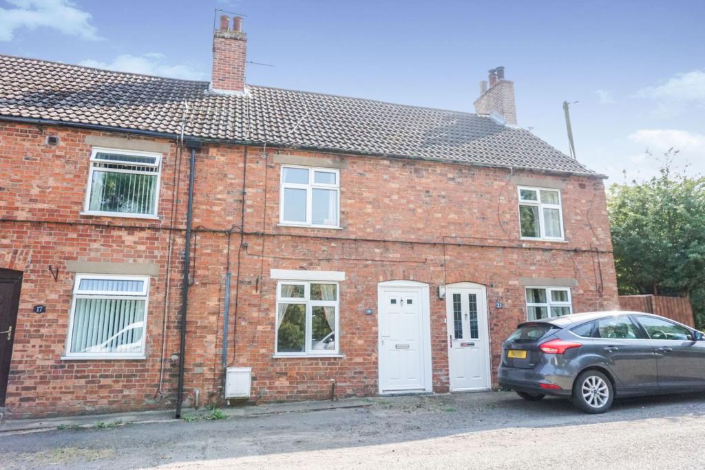 2 bedroom terraced house for sale in Woolsthorpe Road, Woolsthorpe, NG33
