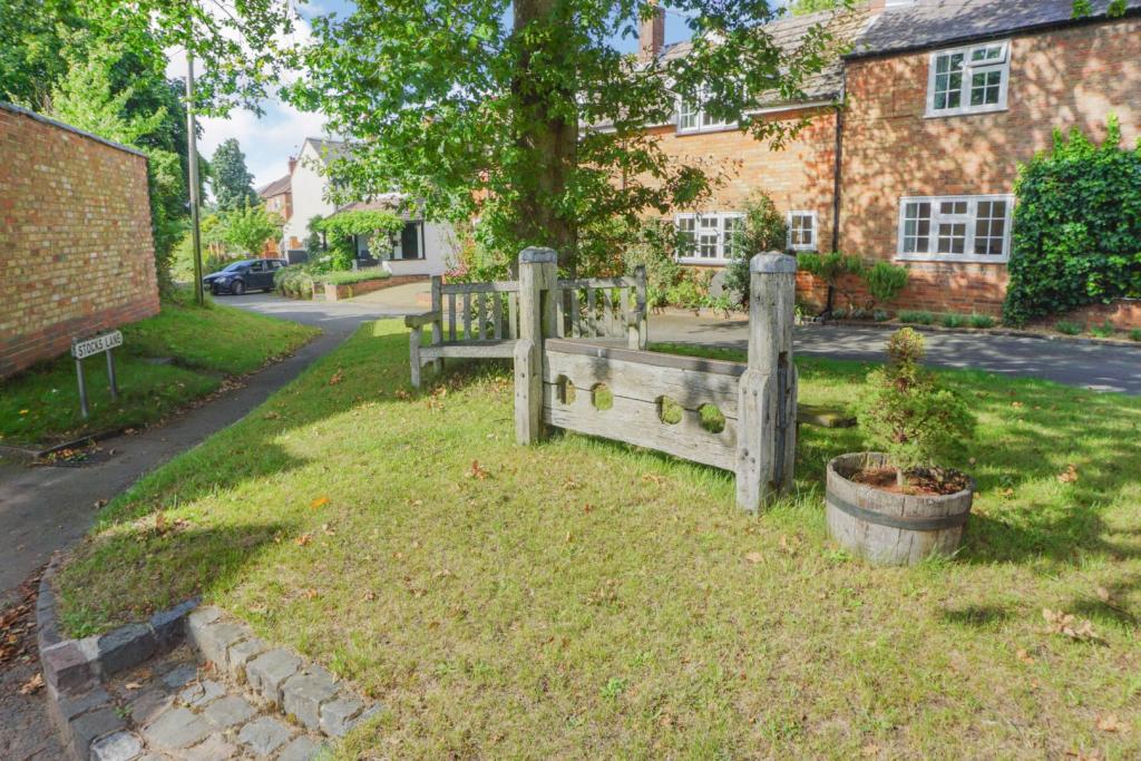 2 bedroom terraced house for sale in Stocks Lane, Rugby, CV23