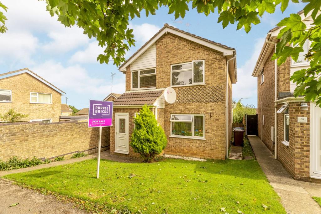 3 bedroom detached house for sale in Kingfisher Drive, Banbury, OX16