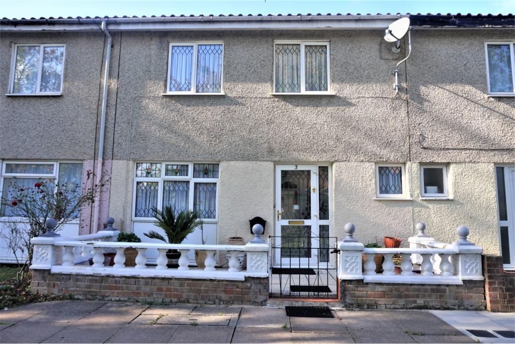 4 bedroom terraced house for sale in Agricola Place, Enfield, EN1