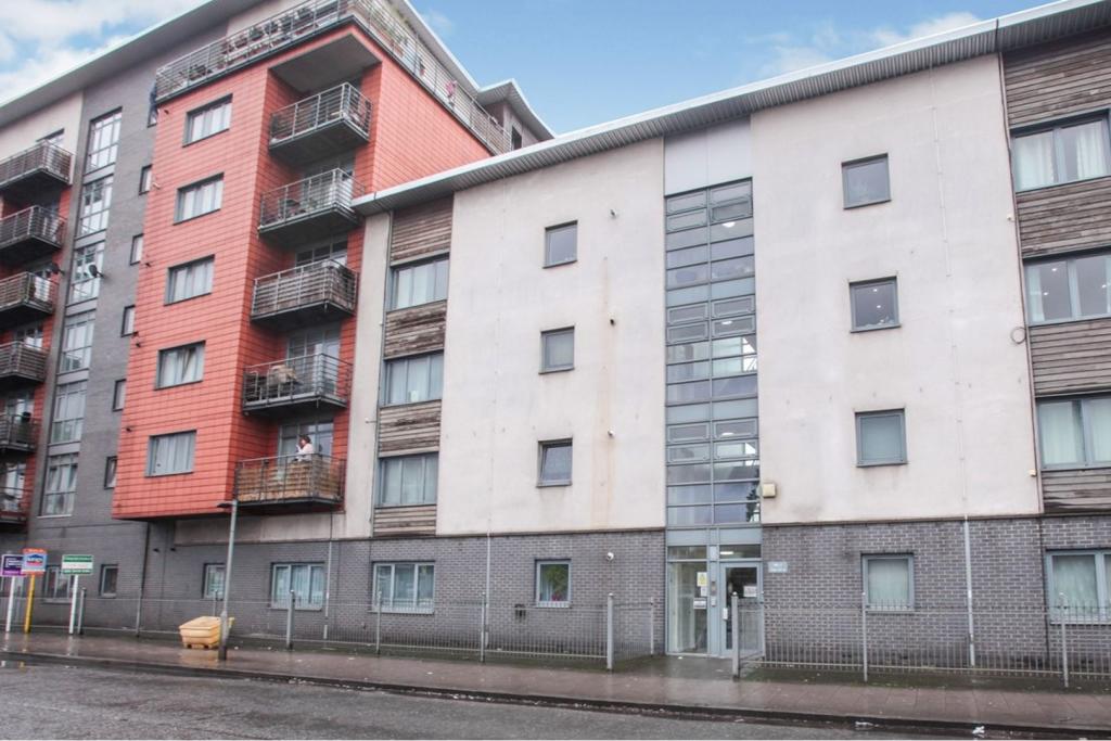 2 bedroom flat for sale in 1 The Roundway, Tottenham, N17