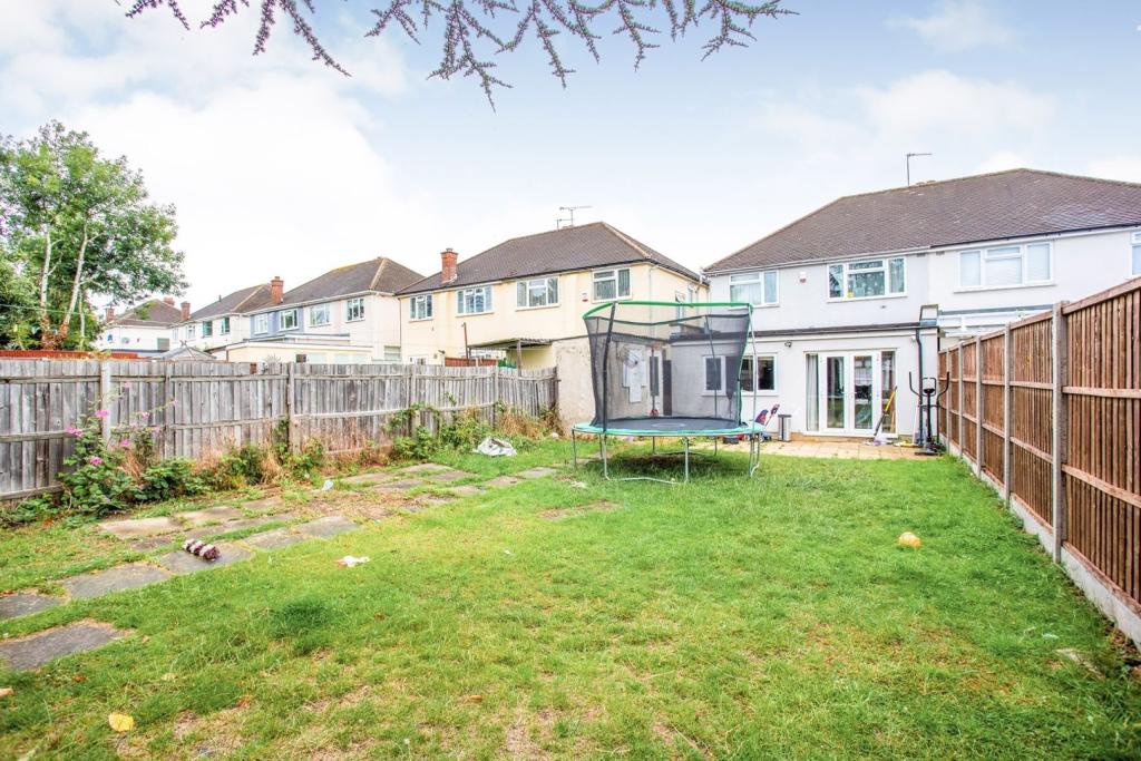 3 bedroom semidetached house for sale in Crest Gardens, Ruislip, HA4