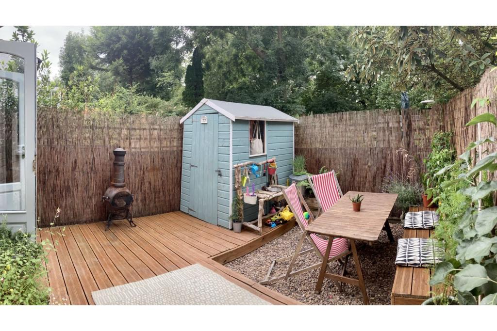 2 bedroom terraced house for sale in Red Lion Lane, London, SE18