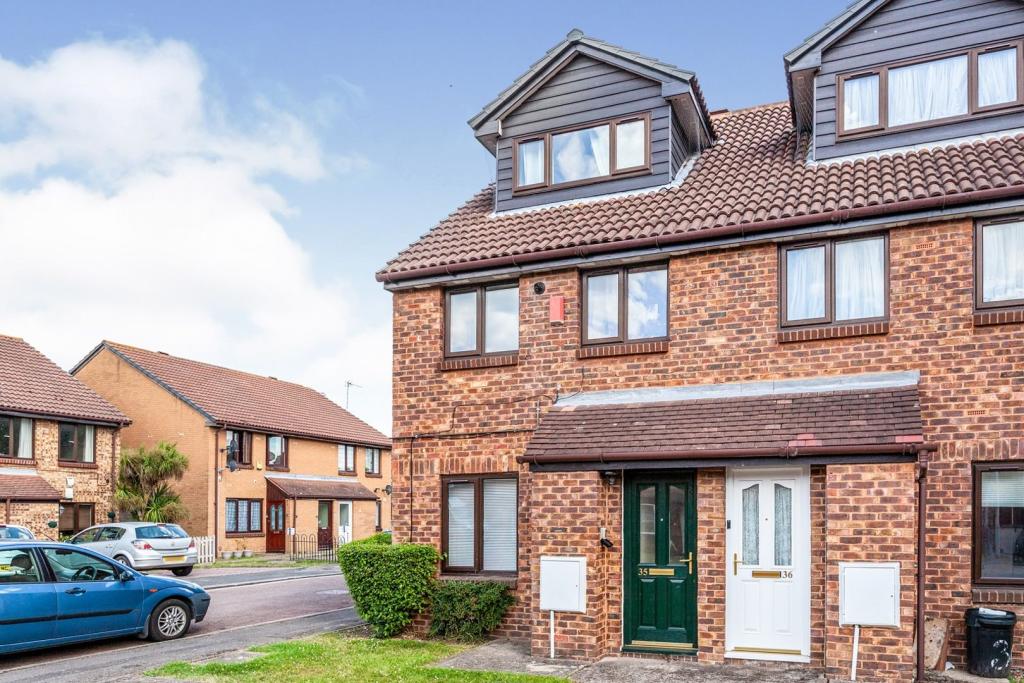 2 bedroom duplex for sale in Coulter Close, Hayes, UB4