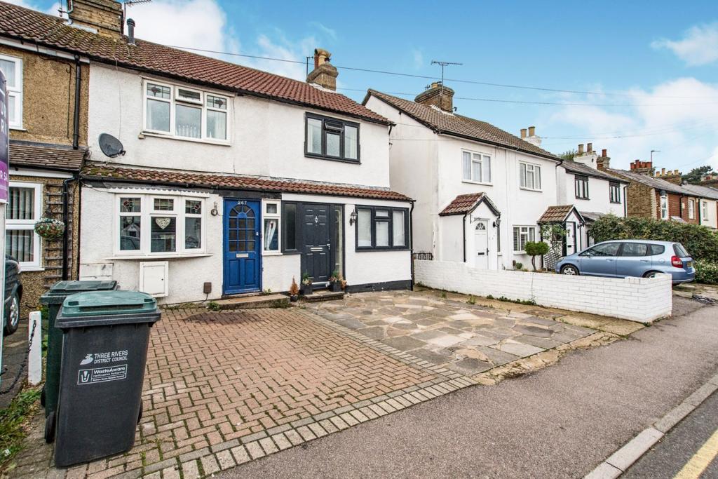 2 bedroom terraced house for sale in New Road, Rickmansworth, WD3