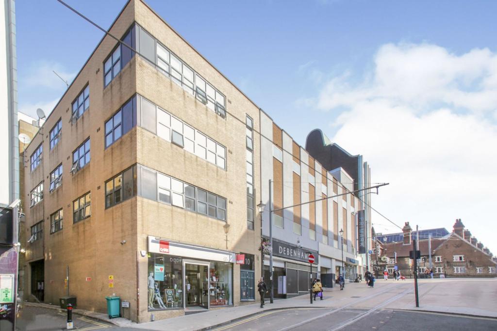 Studio flat for sale in Crown Hill, Croydon, CR0