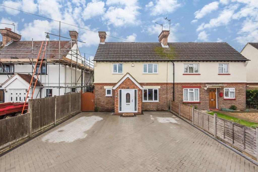3 bedroom semidetached house for sale in Barker Road, Chertsey, KT16