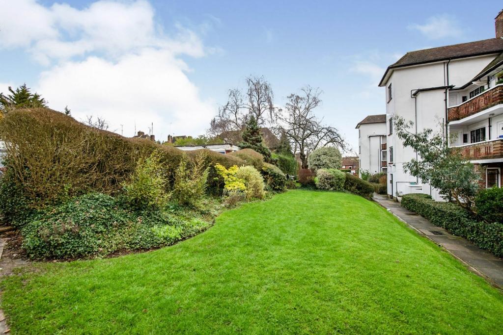 2 bedroom flat for sale in Lyttelton Road, East Finchley, N2