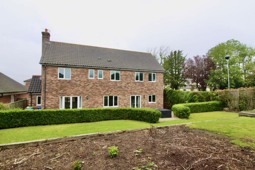 5 bedroom detached house for sale in Burdon Walk, Hartlepool, TS27