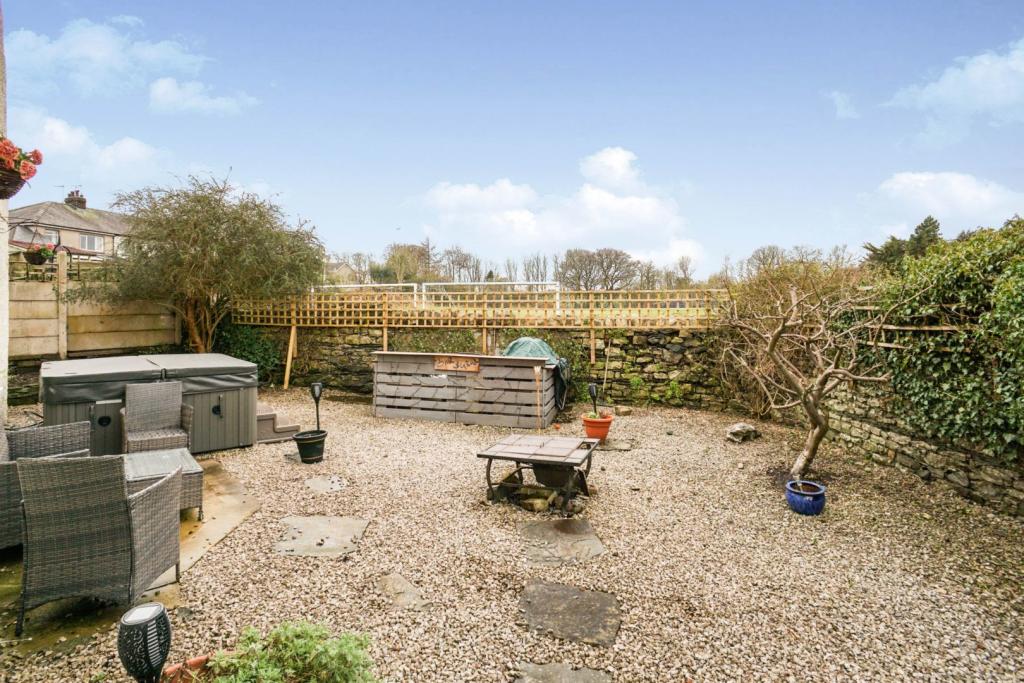 4 bedroom detached house for sale in Springfield Road, Ulverston, LA12