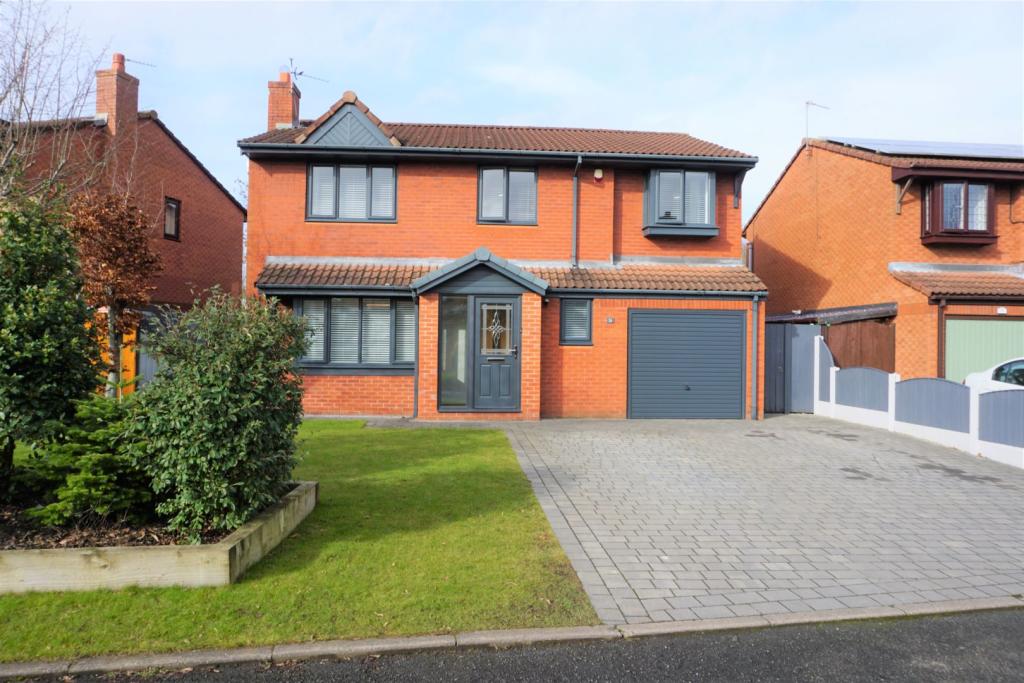 4 bedroom detached house for sale in 