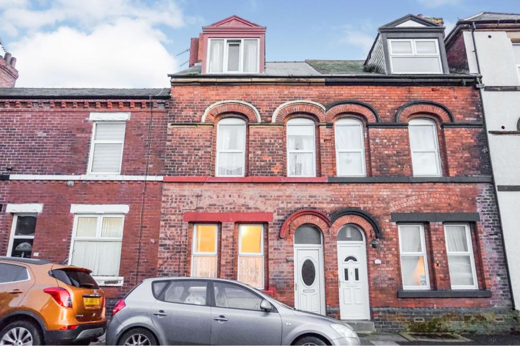 5 bedroom terraced house for sale in Nelson Street, Barrowinfurness, LA14