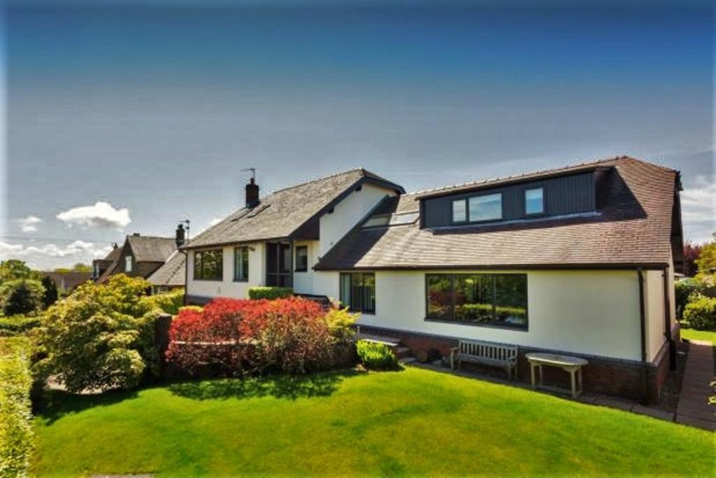 5 bedroom detached house for sale in Green Lane East, Garstang, Preston