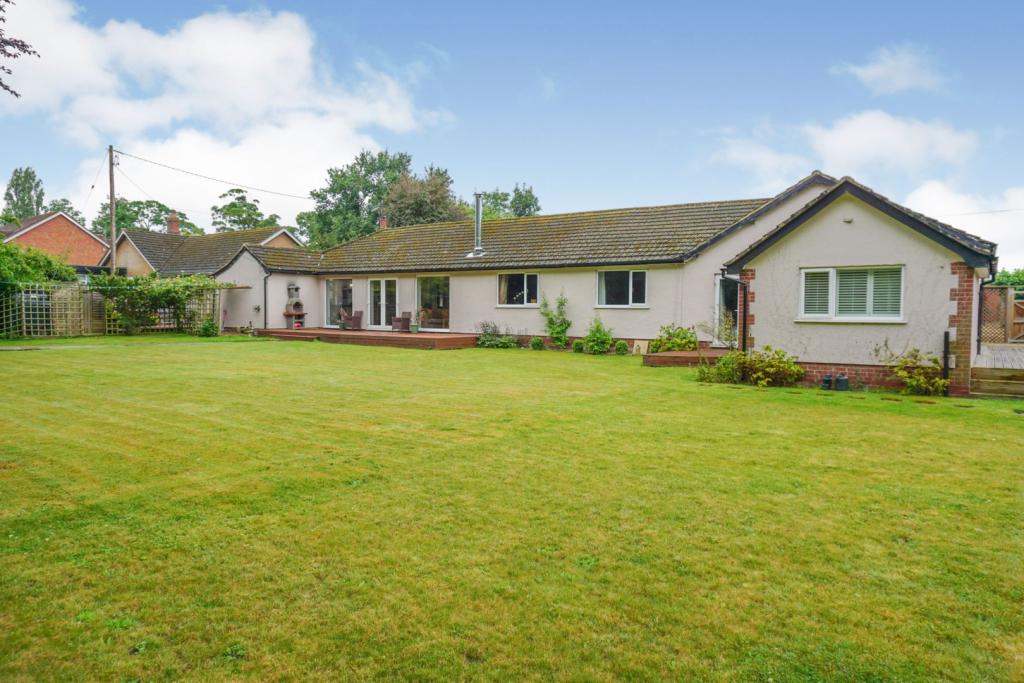 3 bedroom detached bungalow for sale in Wrenbury Road, Aston, Nantwich, CW5