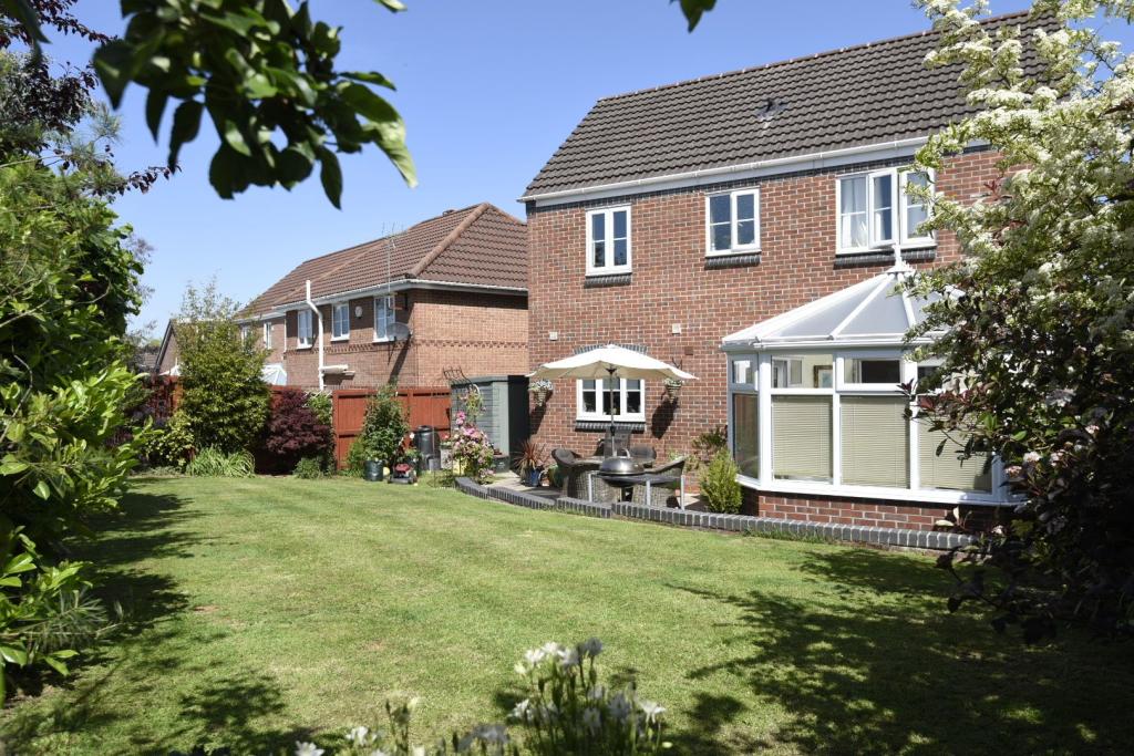 4 bedroom detached house for sale in Nab Wood Drive, Chorley, PR7