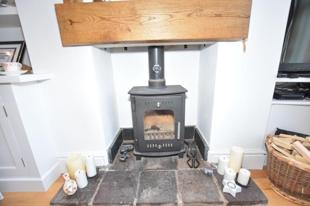 3 bedroom terraced house for sale in Heath Lane, Great Boughton