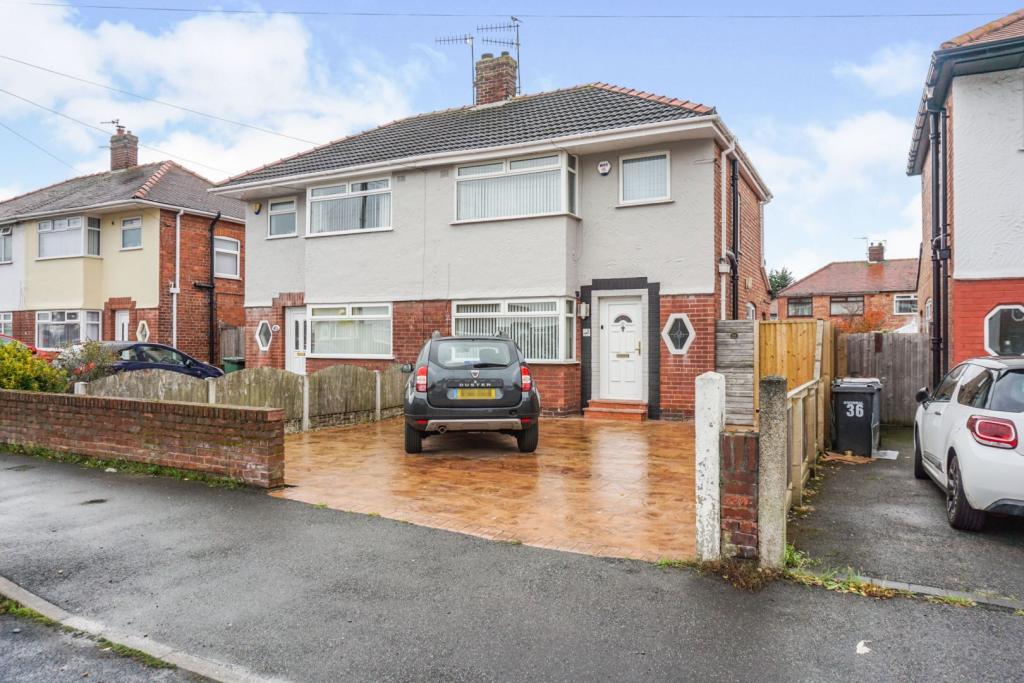 3 bedroom semidetached house for sale in Durley Drive, Prenton, CH43