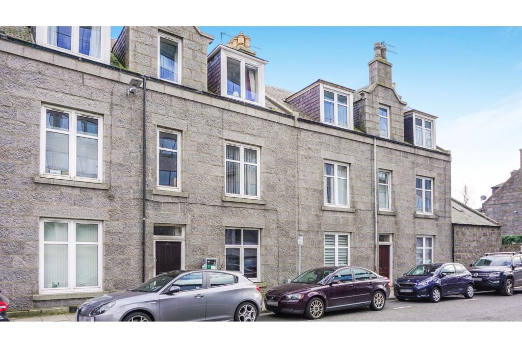 2 bedroom flat for sale in Hardgate, Aberdeen, AB11