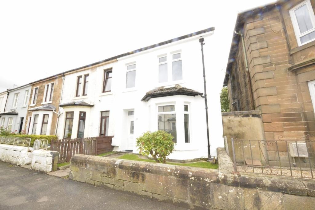 3 bedroom terraced house for sale in Drumoyne Drive, Glasgow, G51