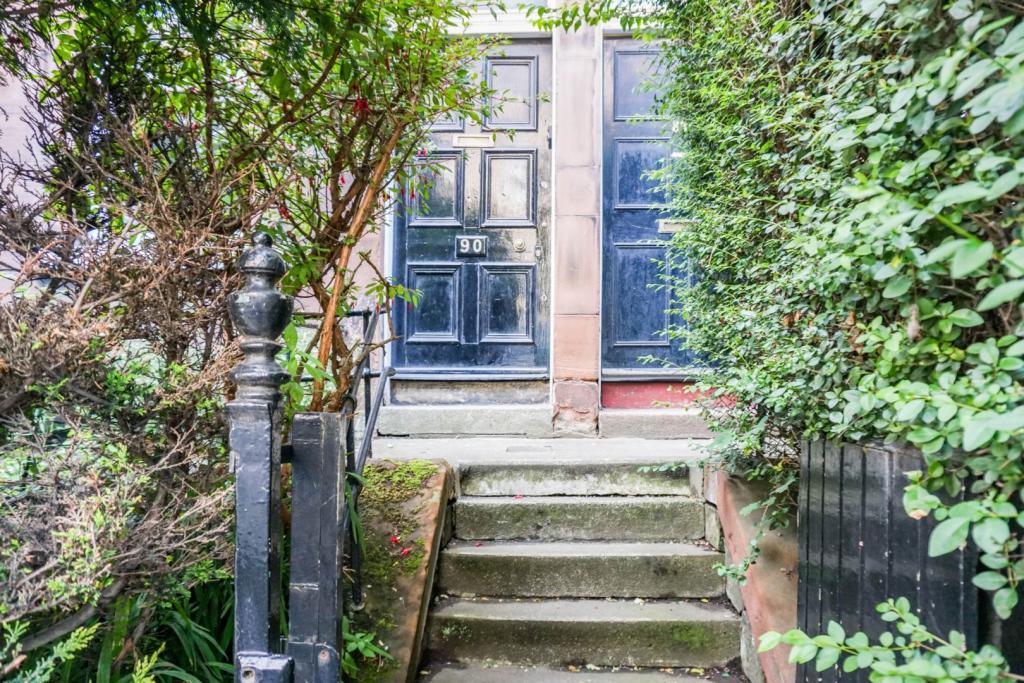 1 bedroom flat for sale in Broughton Road, Edinburgh, EH7