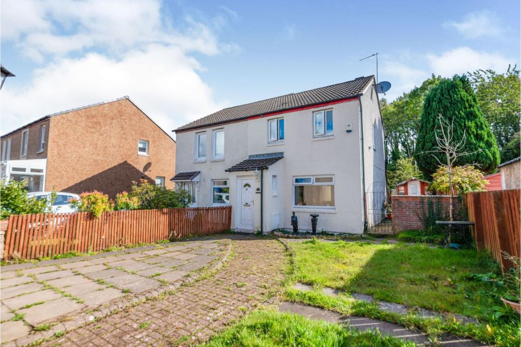 3 bedroom semidetached house for sale in Bruntsfield Avenue, Glasgow, G53