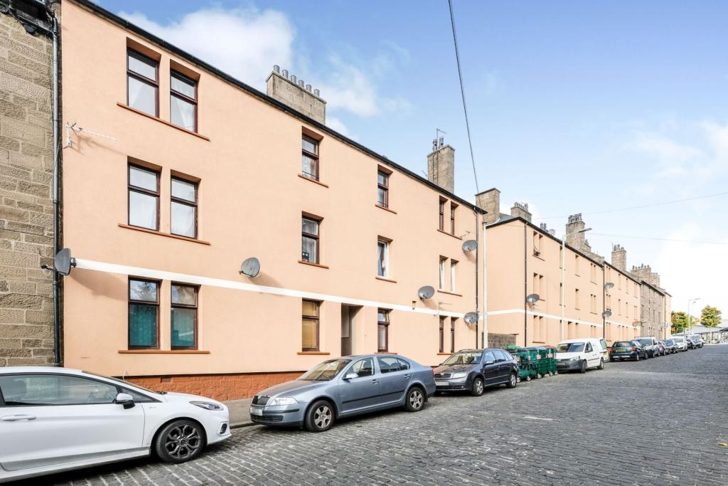 2 bedroom ground floor flat for sale in 8 Maitland Street, Dundee, DD4