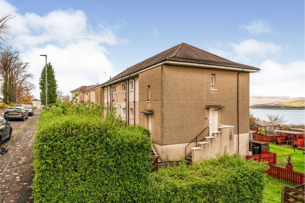 3 bedroom flat for sale in Northfield Avenue, Port Glasgow, PA14