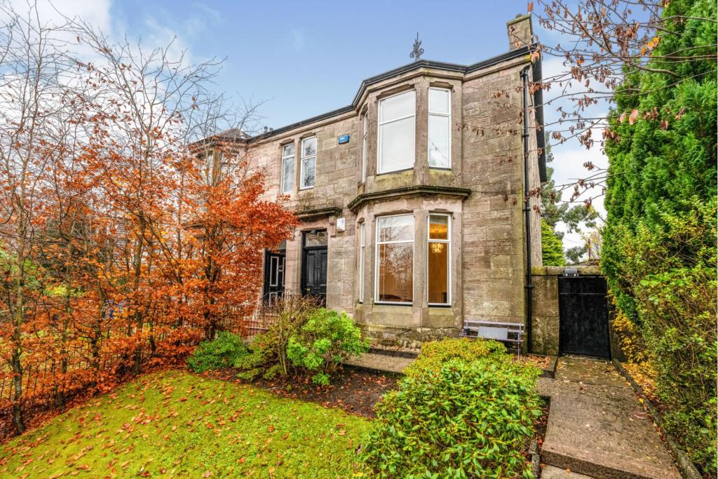 4 bedroom semidetached house for sale in Oxhill Road, Dumbarton, G82