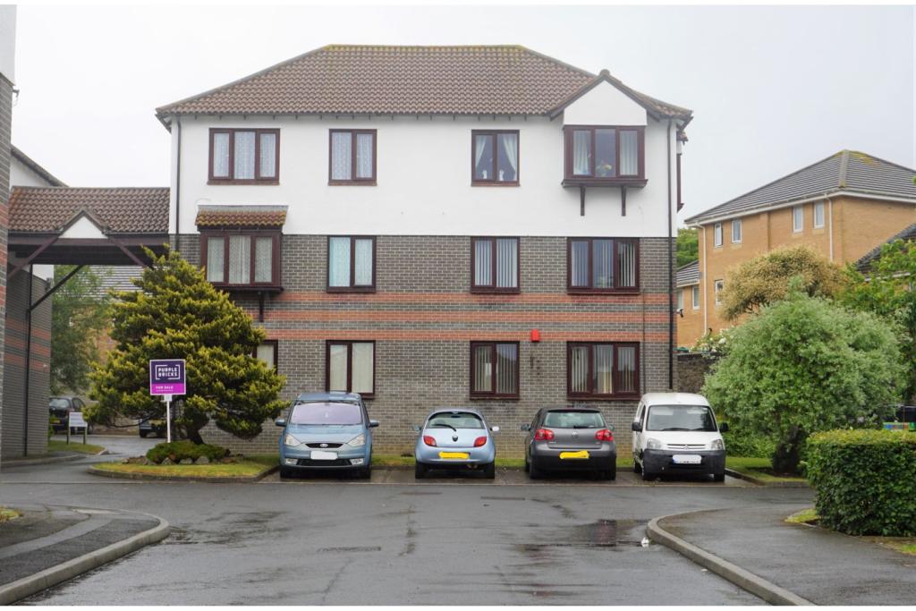 1 Bedroom Flat In St Michaels Close Plymouth Pl1