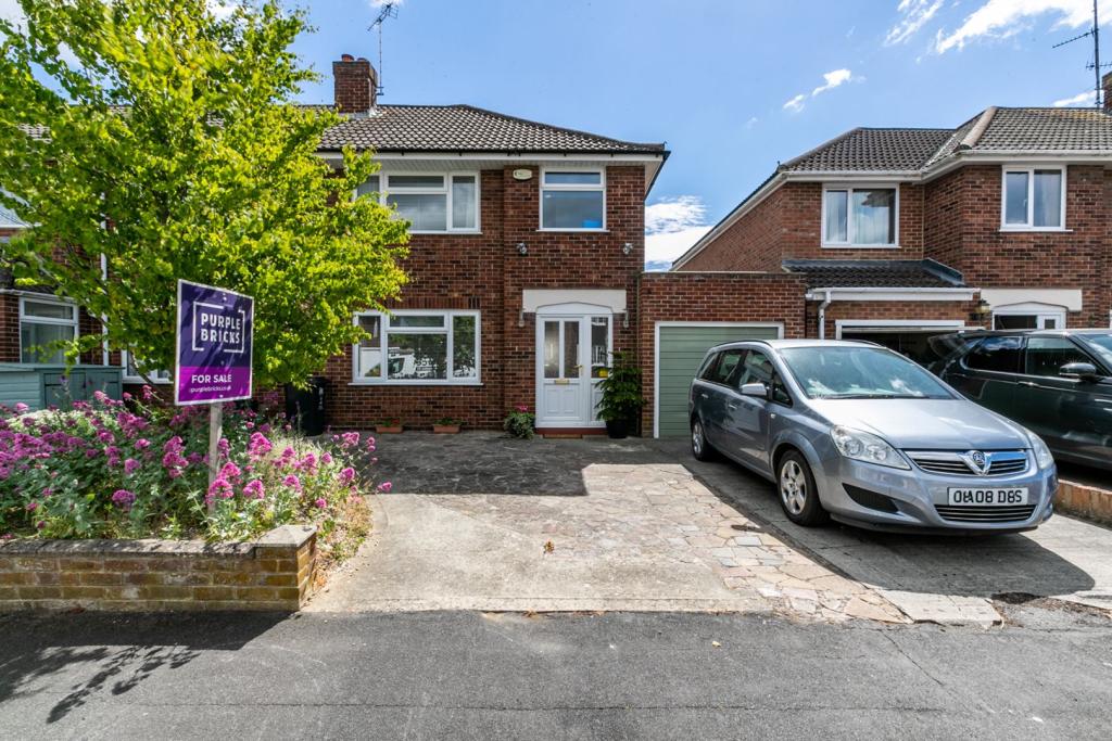 3 bedroom semidetached house for sale in Tudor Crescent, Swindon, SN3