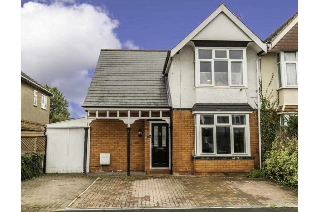 3 bedroom semidetached house for sale in Walcot Road, Swindon, SN3
