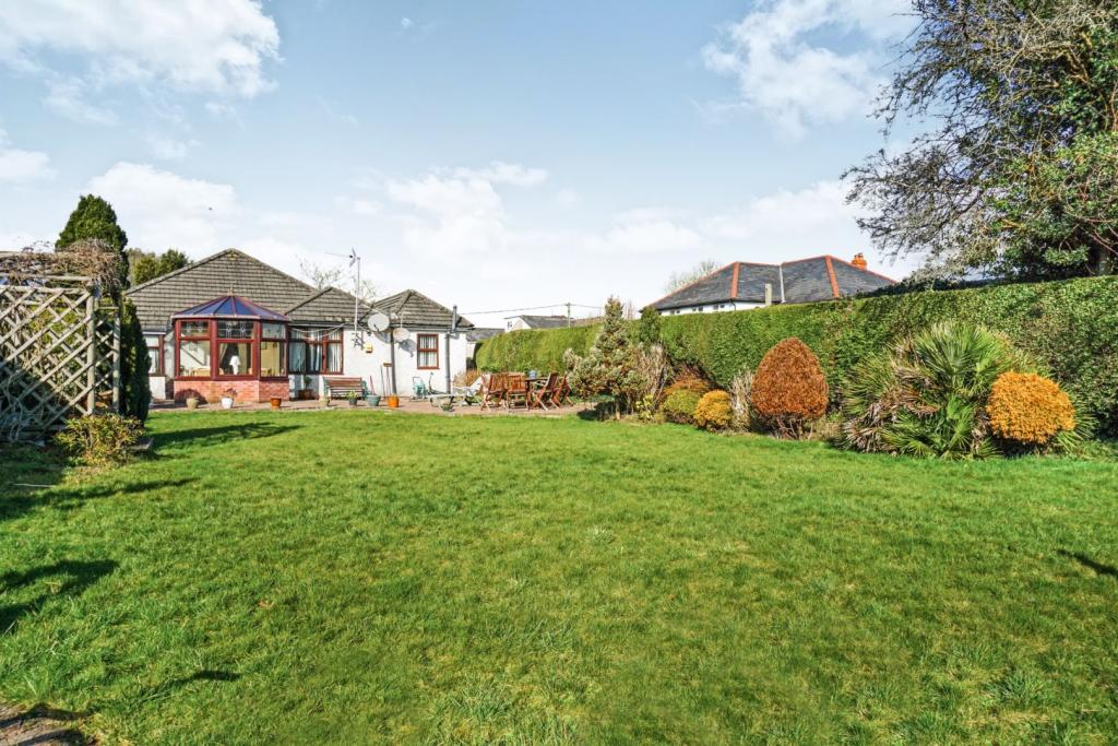 3 bedroom detached bungalow for sale in St. Mellons Road, St. Mellons, CF3