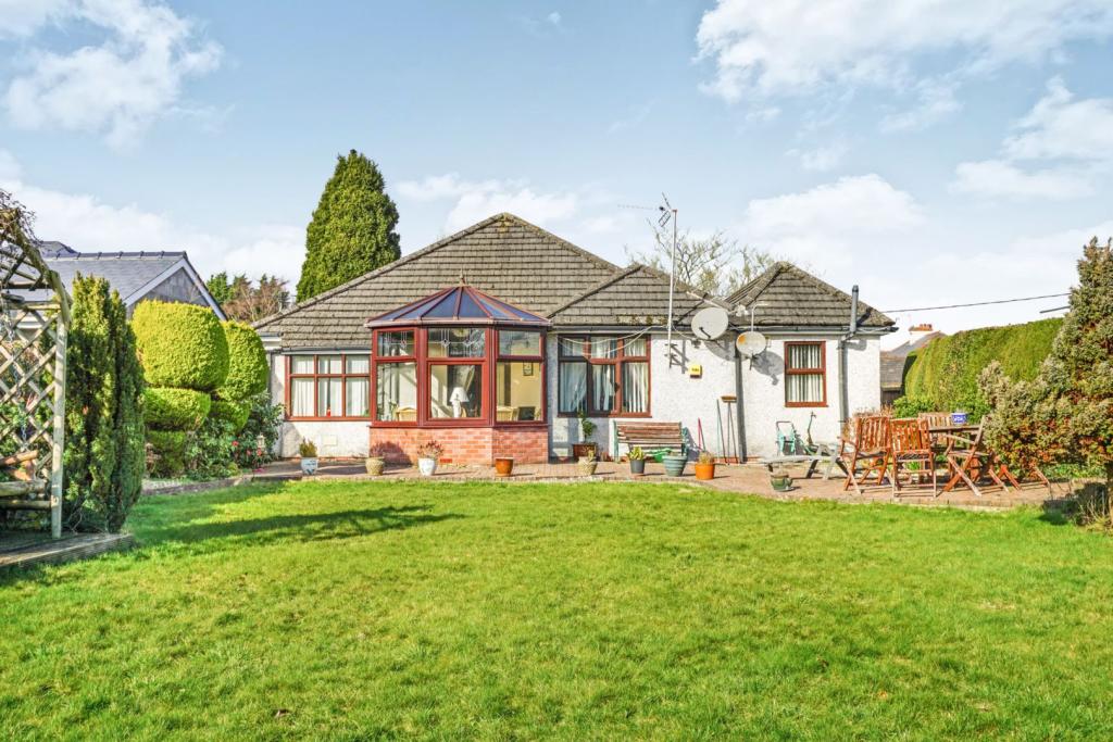 3 bedroom detached bungalow for sale in St. Mellons Road, St. Mellons, CF3
