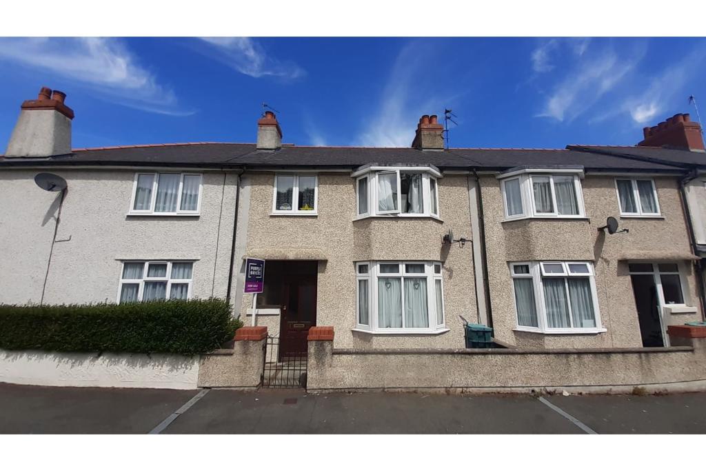 3 bedroom terraced house for sale in Grange Road, Colwyn Bay, LL29