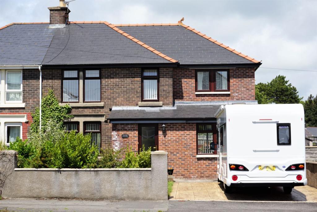 4 bedroom semidetached house for sale in Barry Road, Barry, CF62