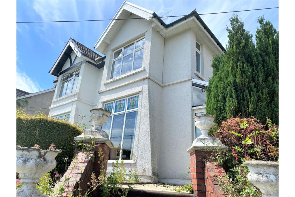 4 bedroom semidetached house for sale in Hillside Park, Bargoed, CF81