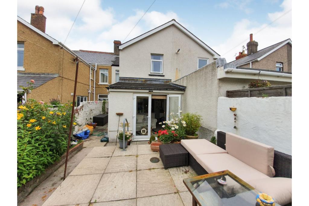 3 bedroom terraced house for sale in Suffolk Place, Porthcawl, CF36